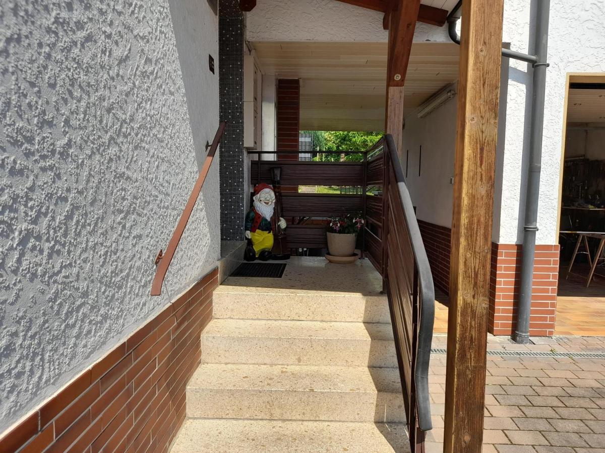 Ferienwohnung Woelbert Altendiez Exterior photo